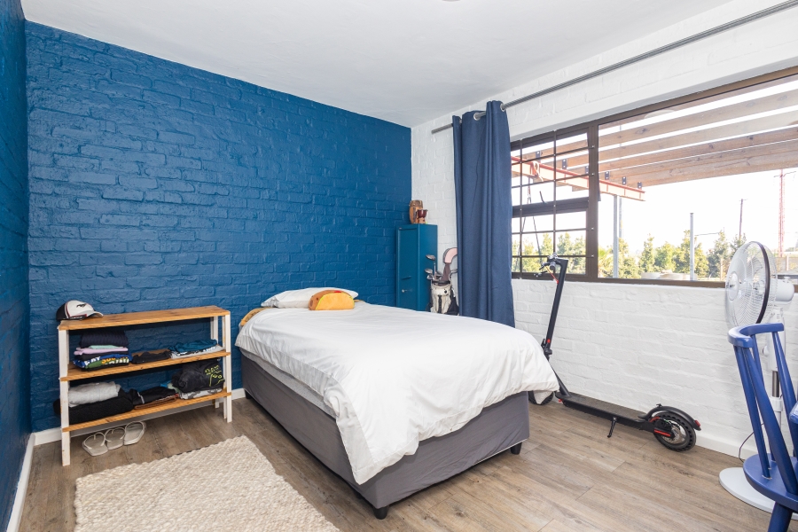 7 Bedroom Property for Sale in Penhill Western Cape